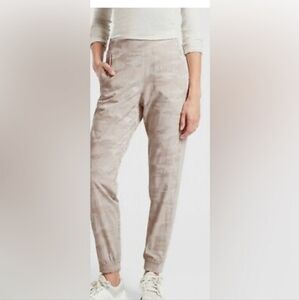Athleta Brooklyn Camo joggers